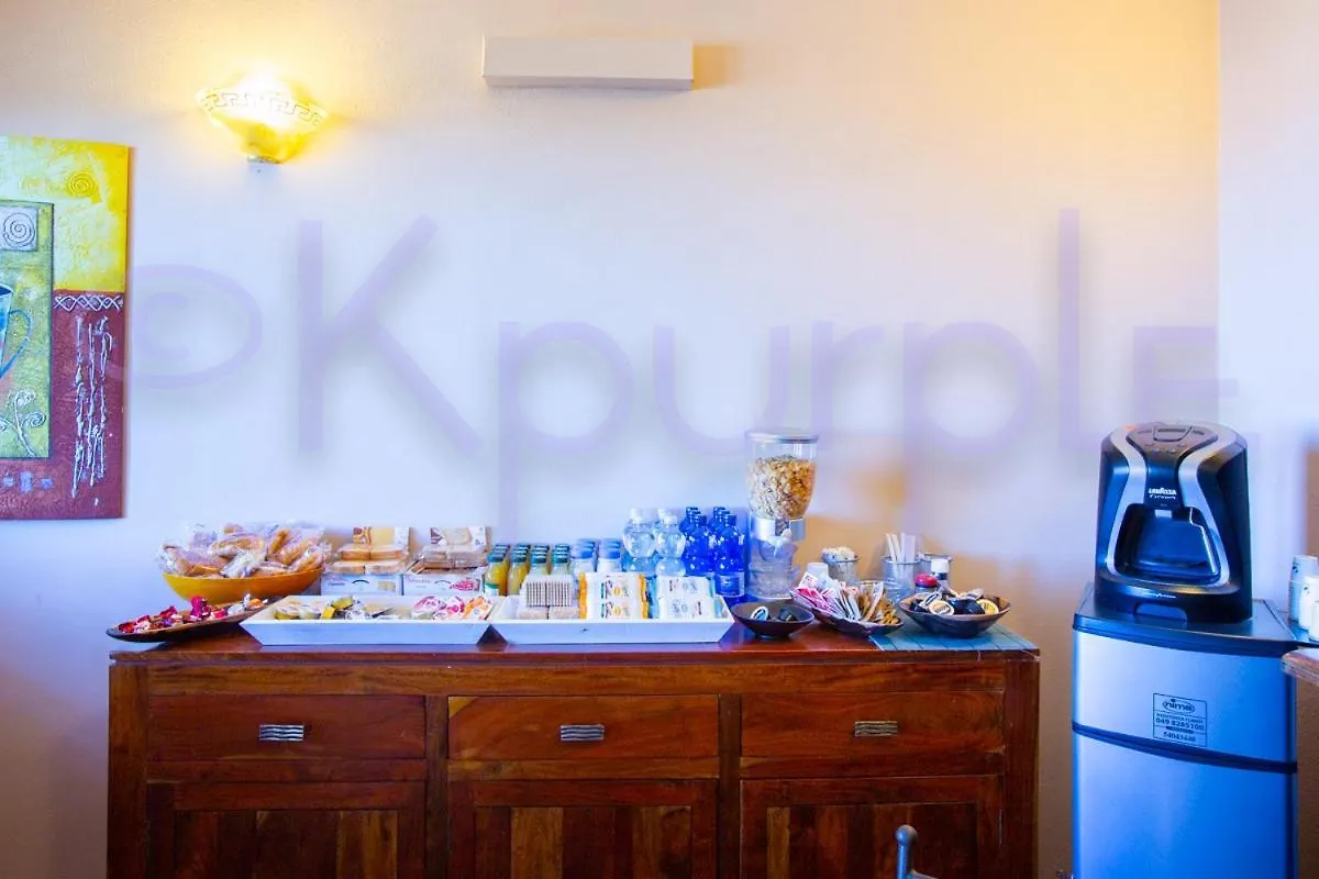 Le Api Hotel Cagliari 2*,